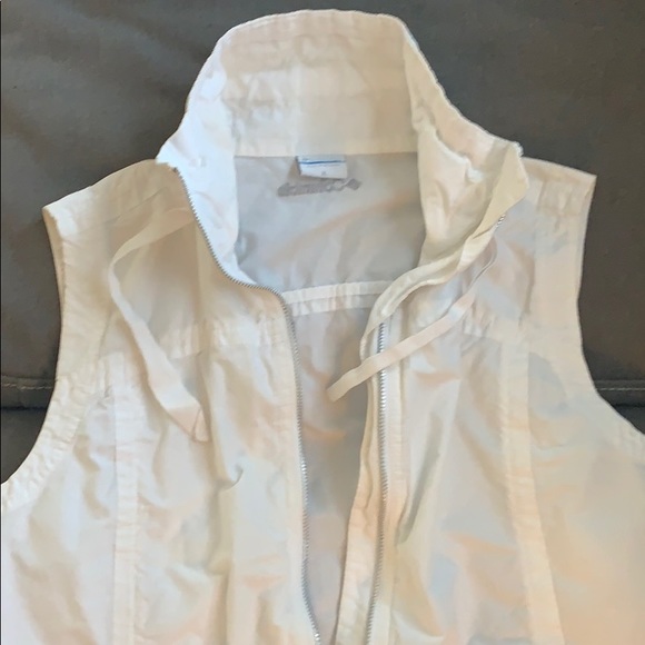Zip up vest - Picture 2 of 5